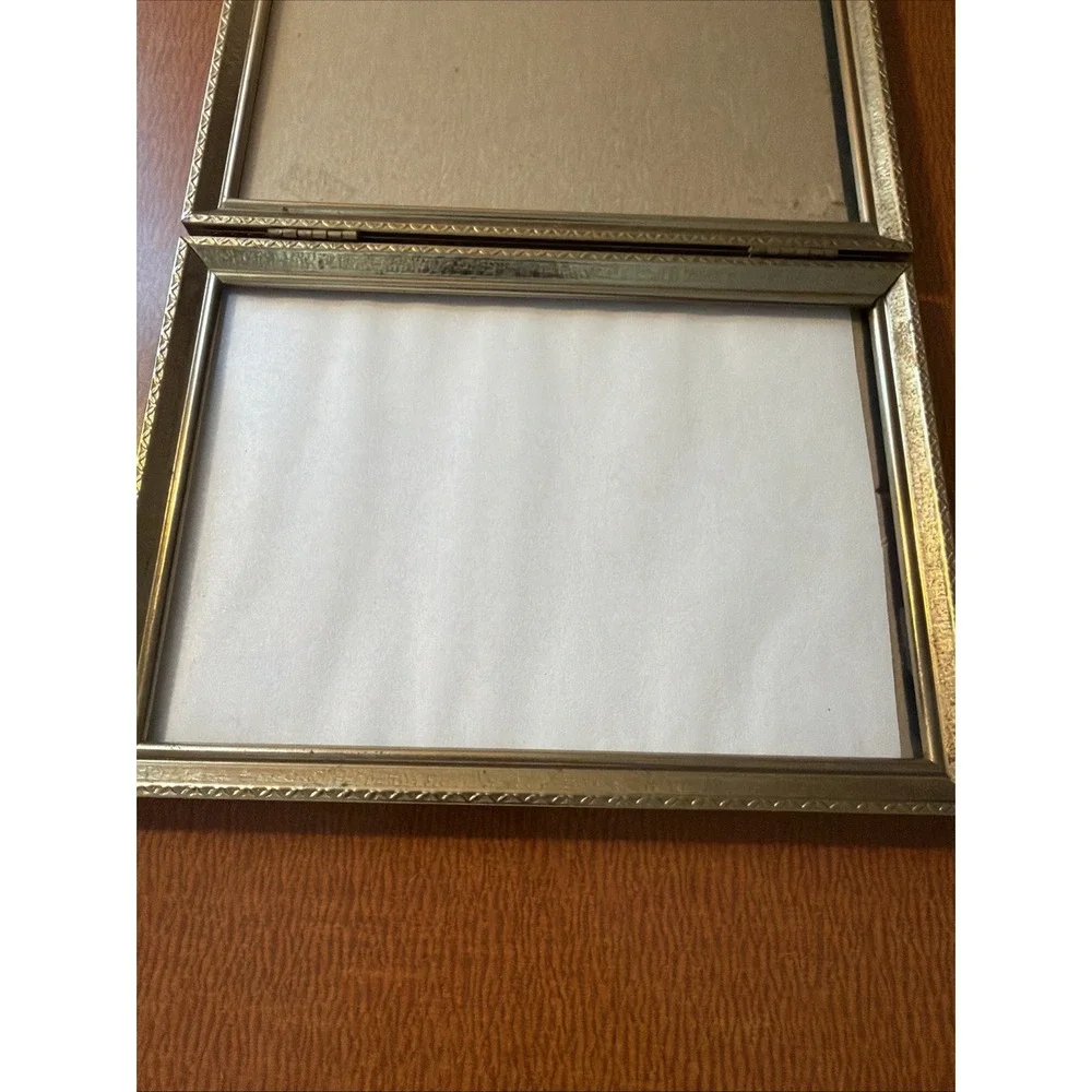 Vtg Brass Glass Trifold Picture Frame Holds 3 5